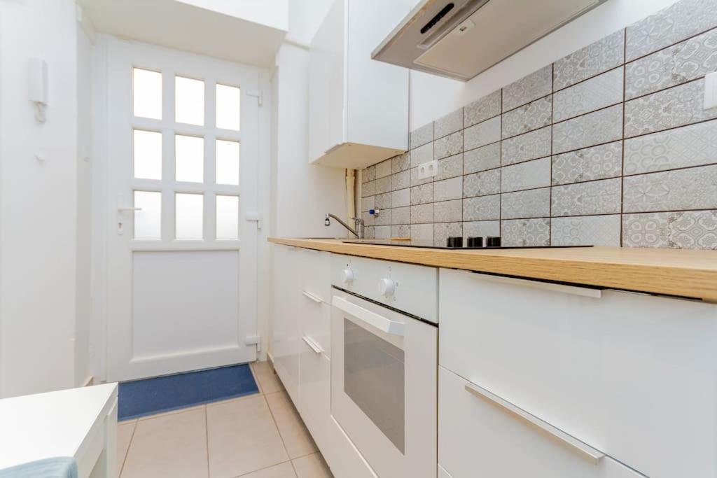 Cozy Nest By The Andrassy Avenue Apartamento Budapeste Exterior foto