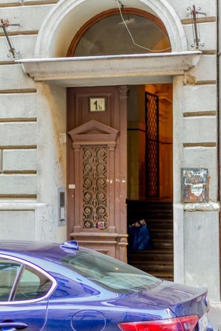 Cozy Nest By The Andrassy Avenue Apartamento Budapeste Exterior foto